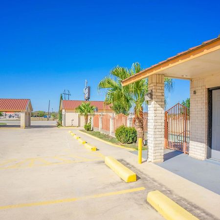 Pleasanton Executive Inn By Oyo Dış mekan fotoğraf