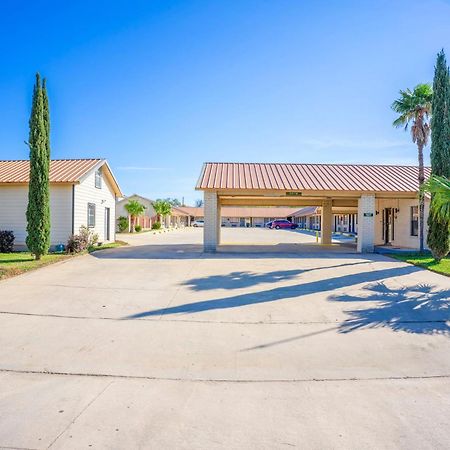Pleasanton Executive Inn By Oyo Dış mekan fotoğraf