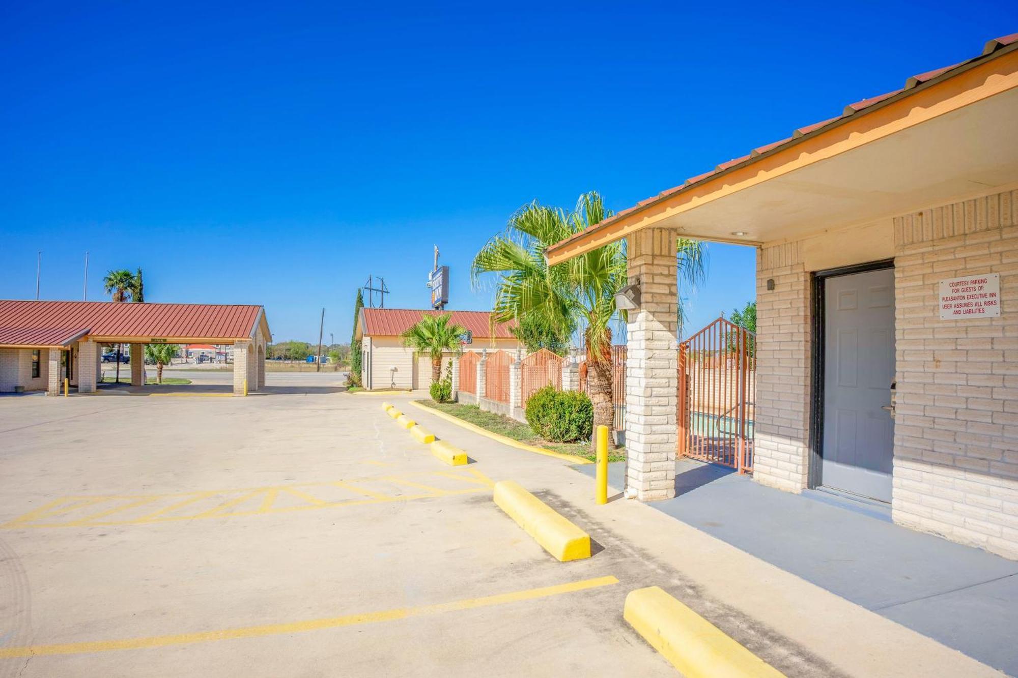 Pleasanton Executive Inn By Oyo Dış mekan fotoğraf