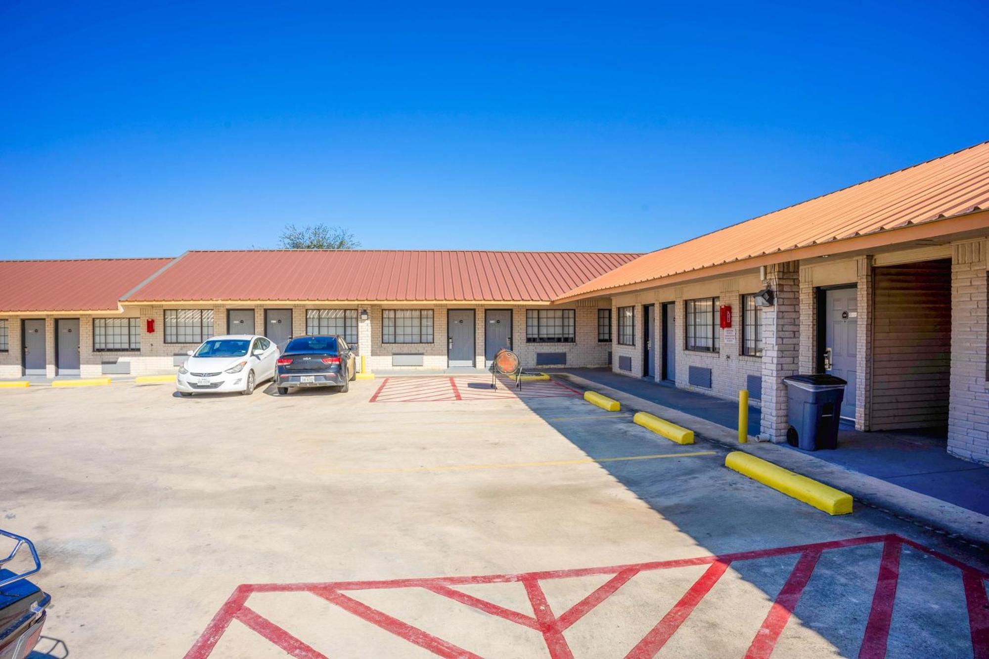 Pleasanton Executive Inn By Oyo Dış mekan fotoğraf