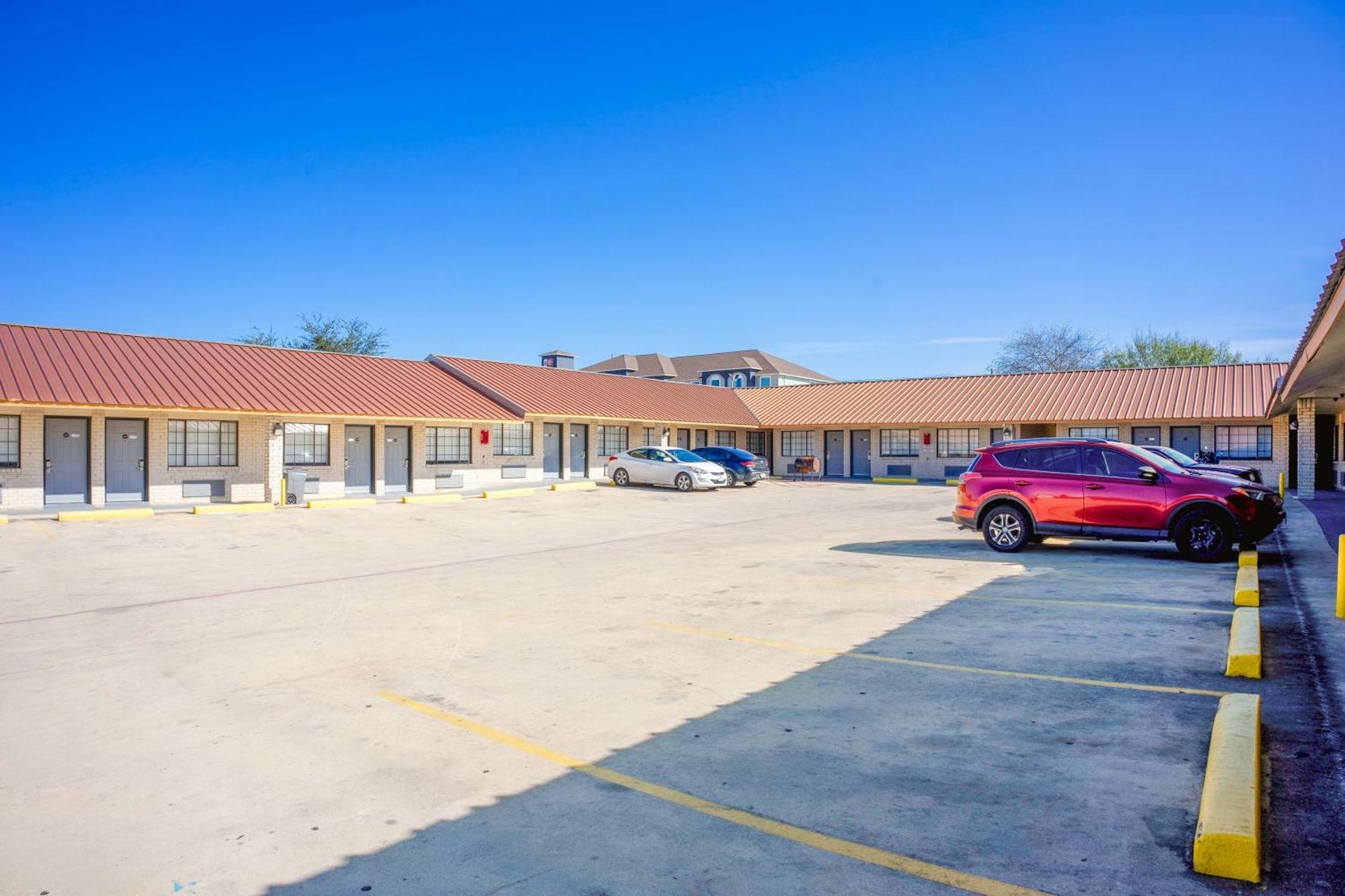 Pleasanton Executive Inn By Oyo Dış mekan fotoğraf
