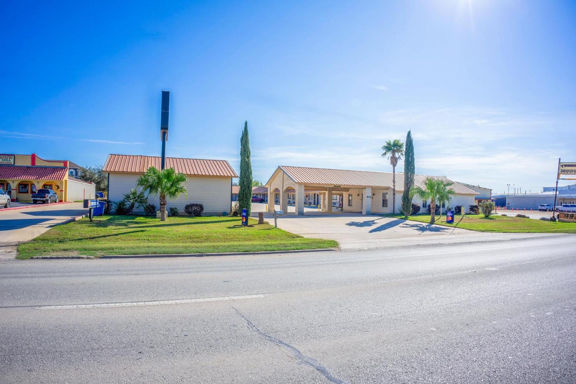 Pleasanton Executive Inn By Oyo Dış mekan fotoğraf